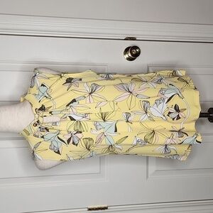 LIZ Claiborne Sleeveless Yellow Floral Top Size M NWT